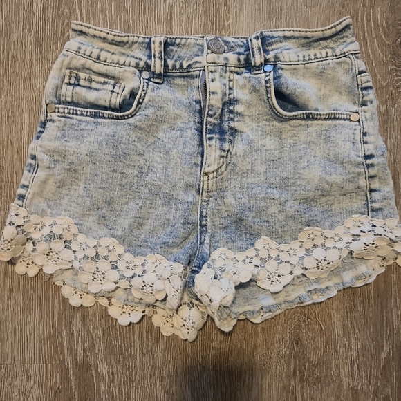 refuge Pants - Size 2 Daisy Shorts